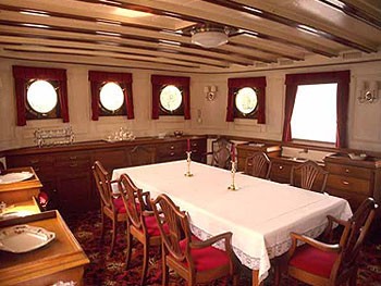 taconite yacht interior